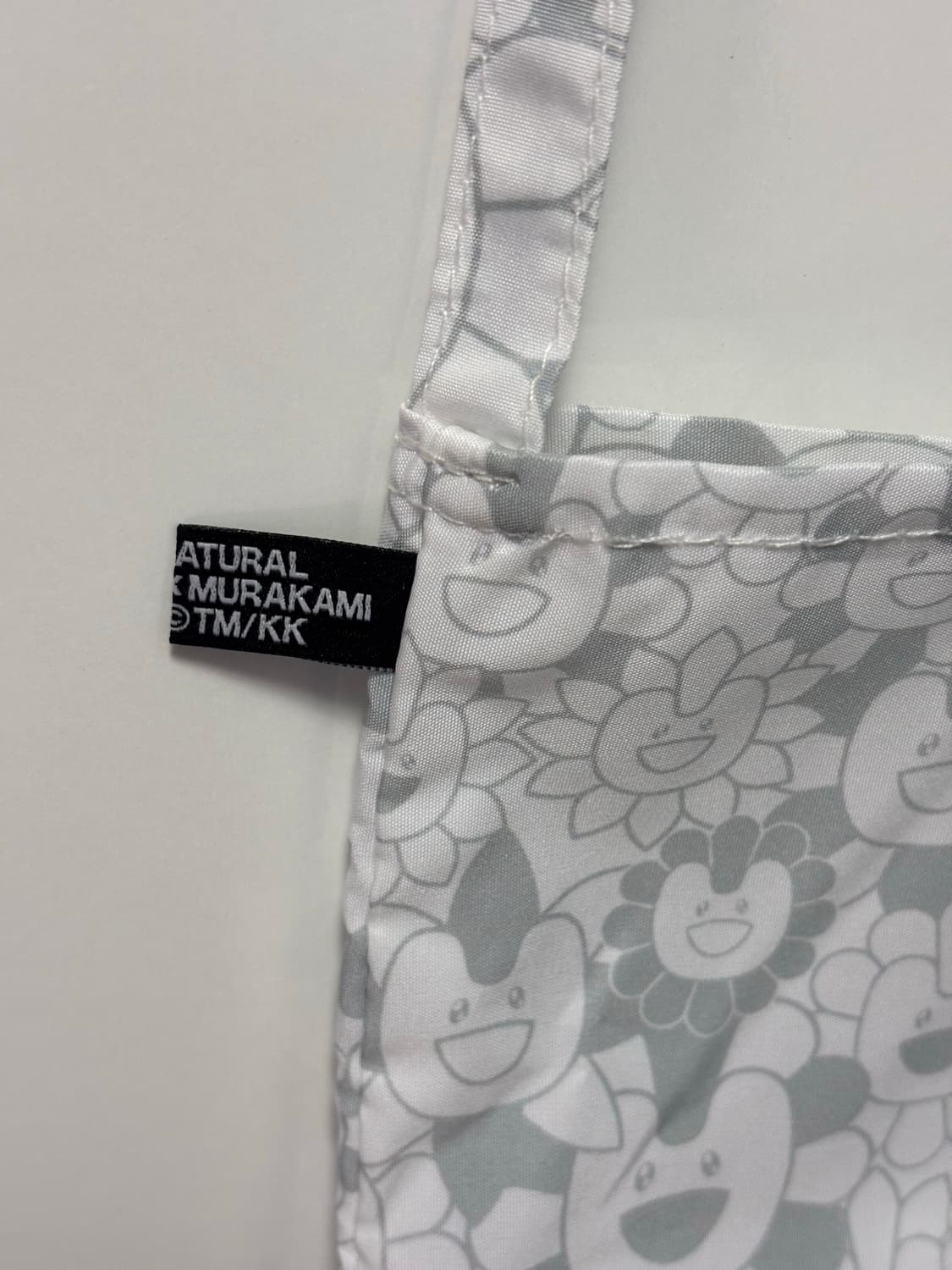 NewJeans x Murakami Cross Bag 혜인 버전 상품이미지6