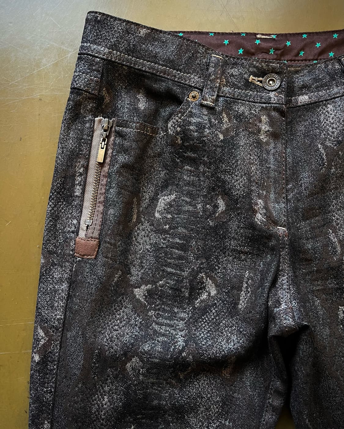 G.K 伊太利喜 Archive Python Coating Pants  상품이미지4