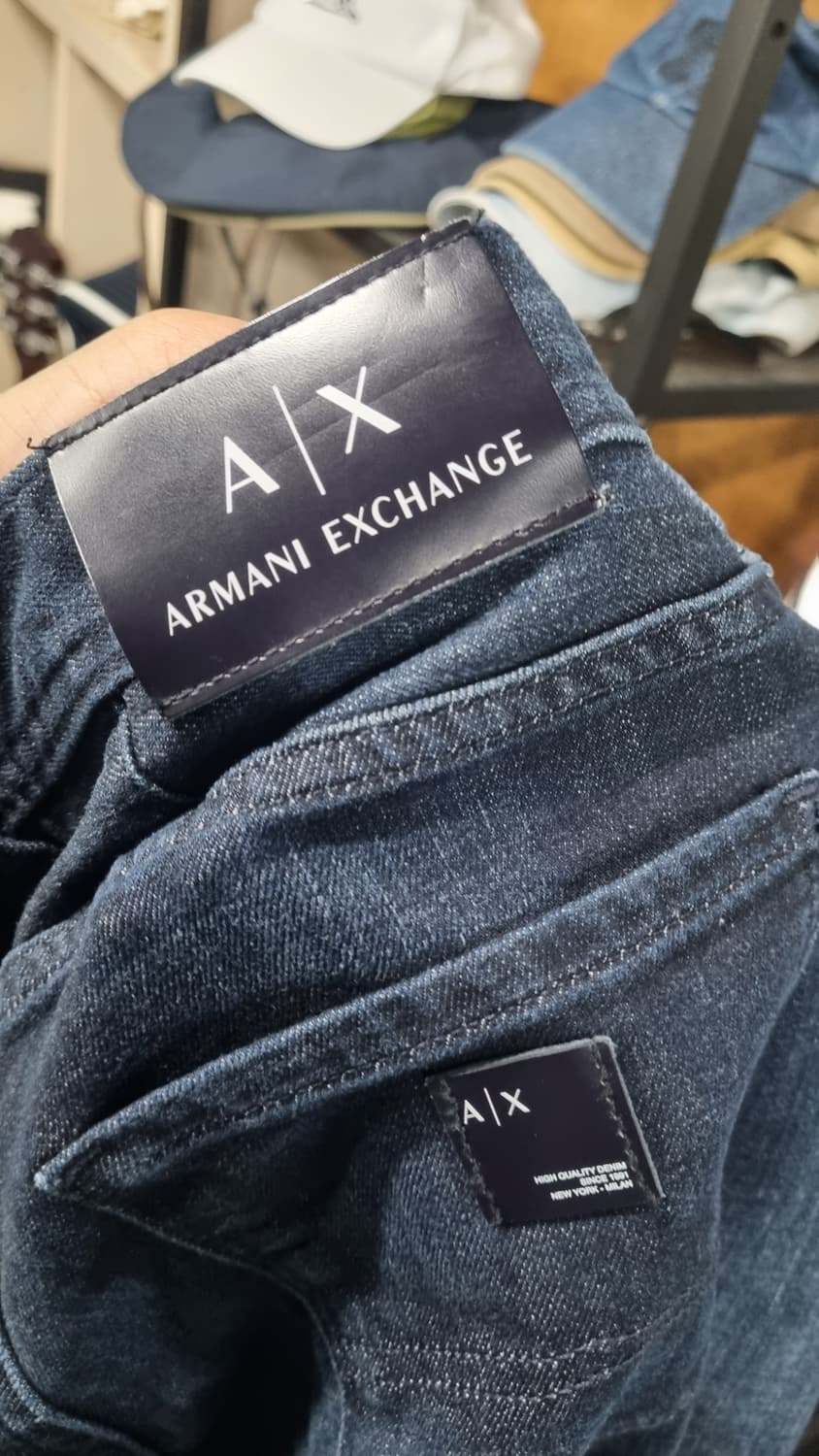 알마니 슬림핏 데님팬츠 표기31(허리단면41,기장91) 상태매우좋음 상품이미지4