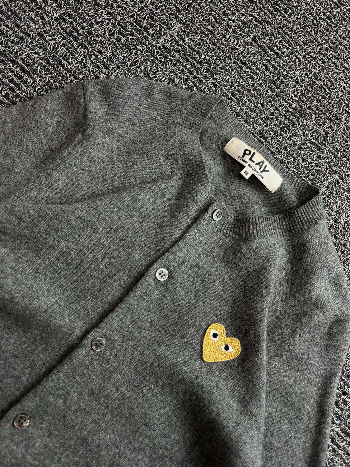 꼼데가르송 플레이 골드 하트 와펜 울 가디건 3965 상품이미지4