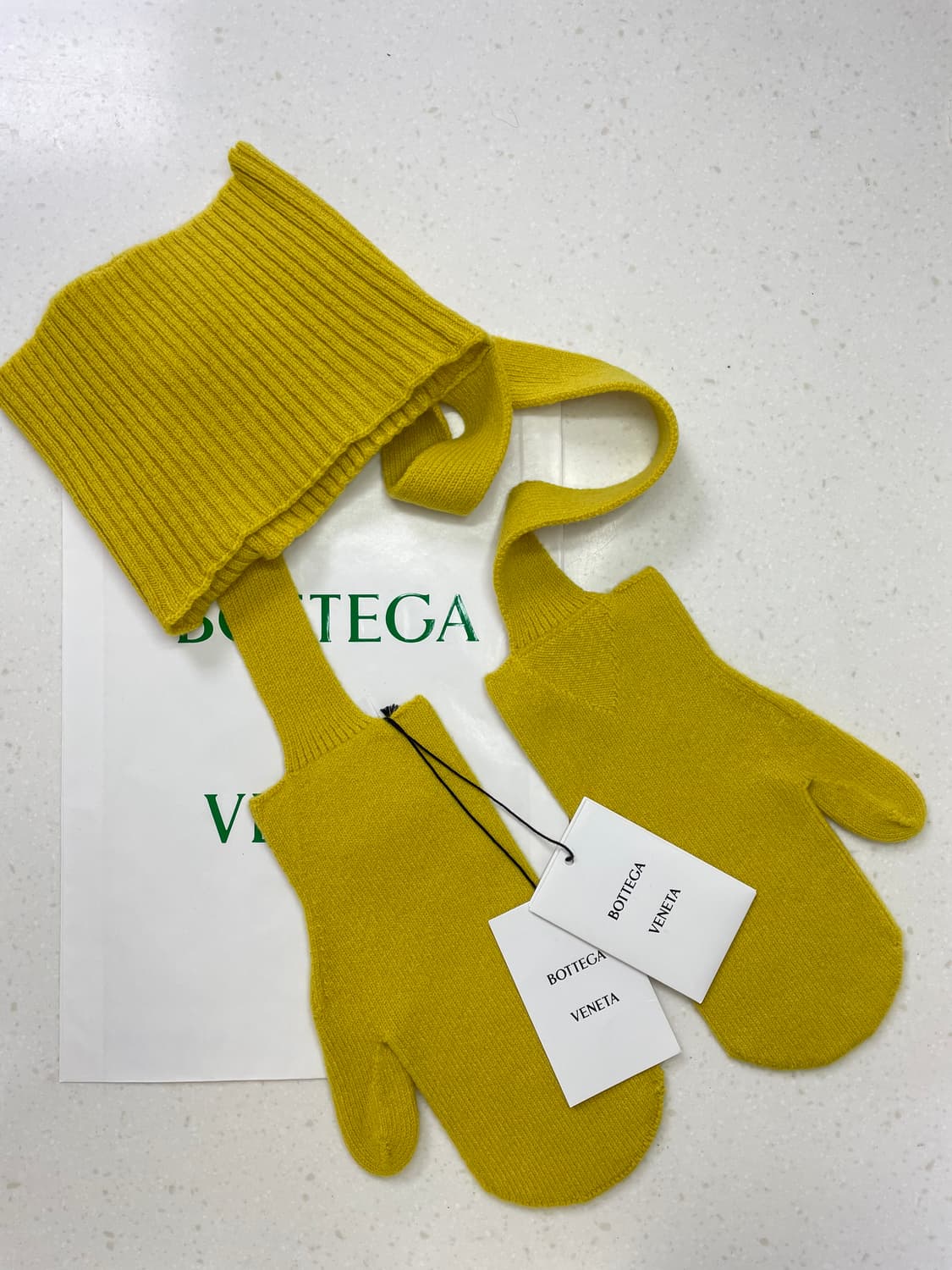 새상품 보테가베네타 울 캐시미어 장갑 넥워머 장갑 머스타드 컬러 상품이미지6