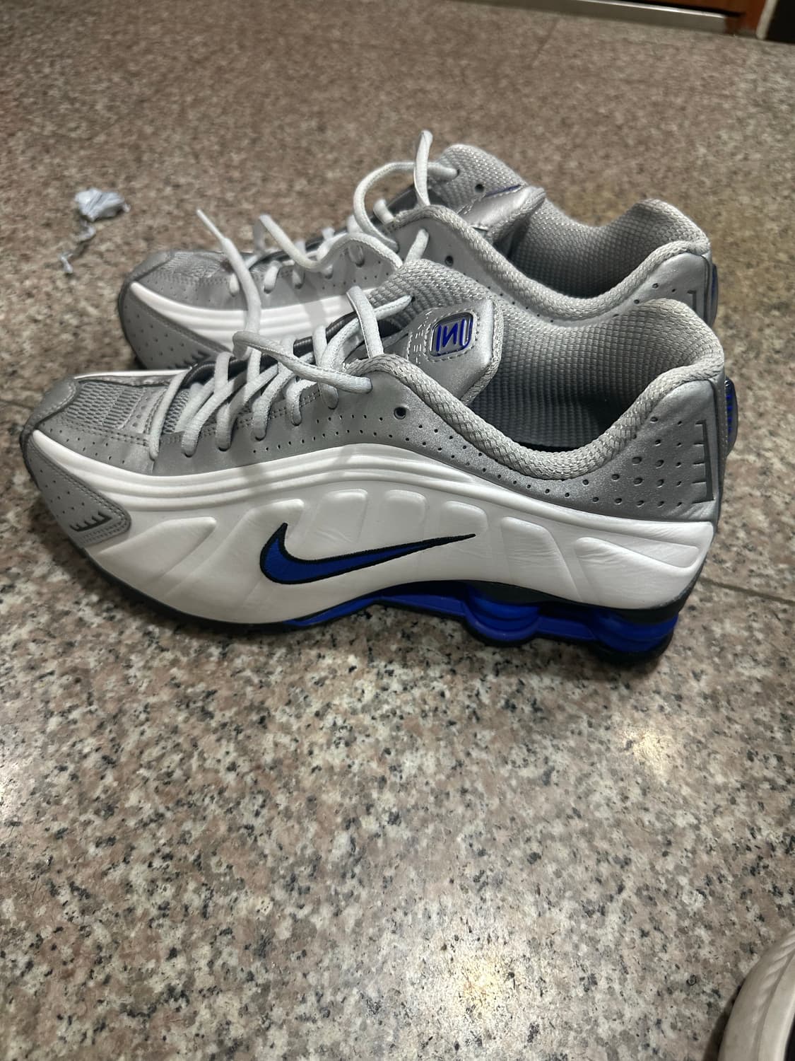 나이키 샥스 R4 상품이미지1