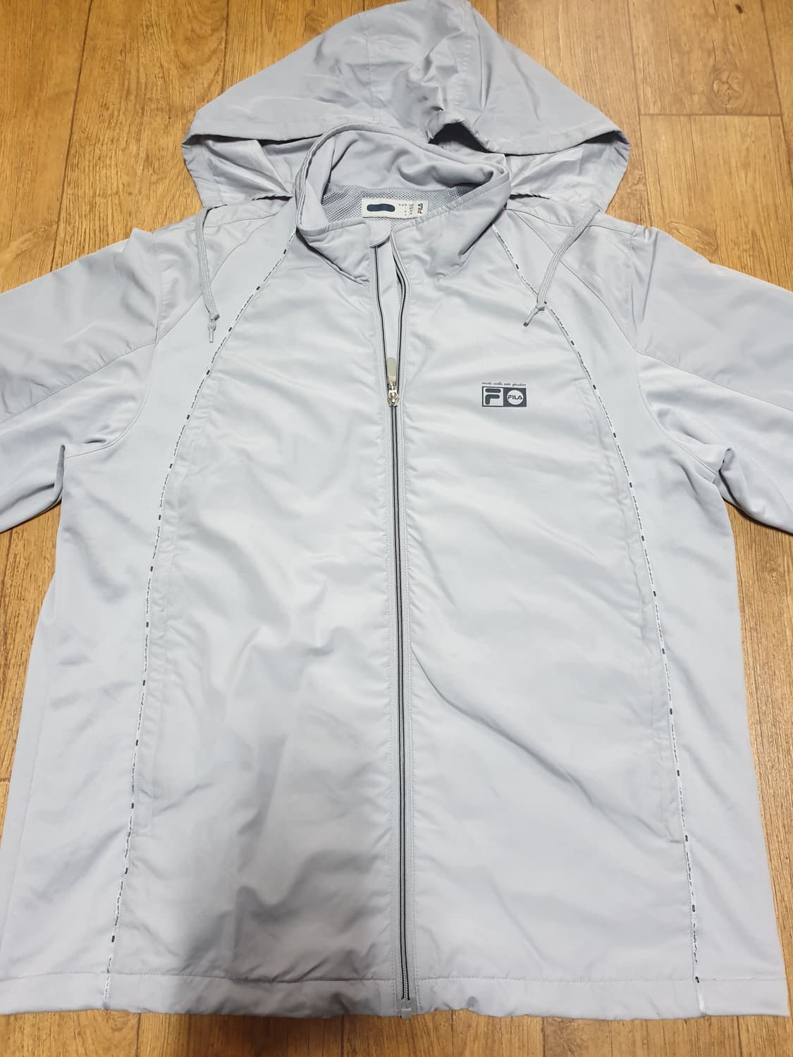 1052 휠라 운동복 바람막이 110 사이즈입니다 상품이미지1