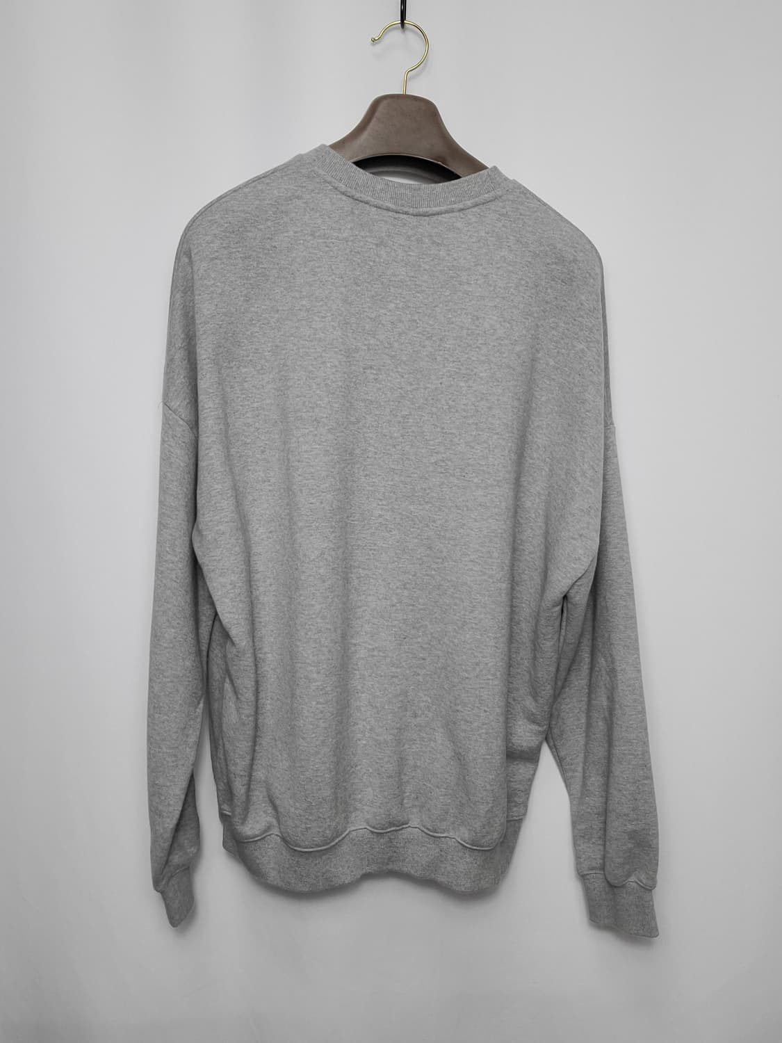 필루미네이트 맨투맨 상품이미지2