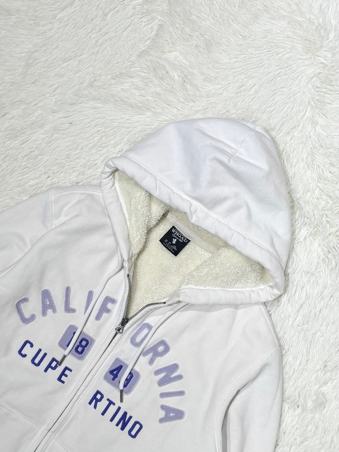 후아유 화이트 양털 후드집업 상품이미지5