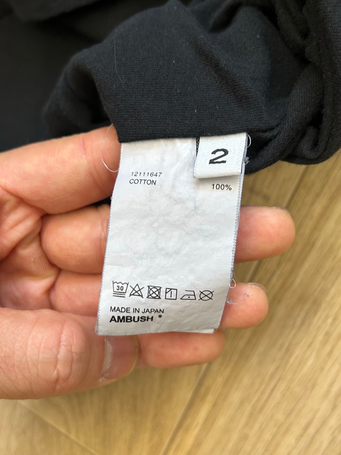 앰부쉬 블랙 스몰 로고 오버핏 반팔 티셔츠 미니멀 스트릿 하이엔드웨어 상품이미지5