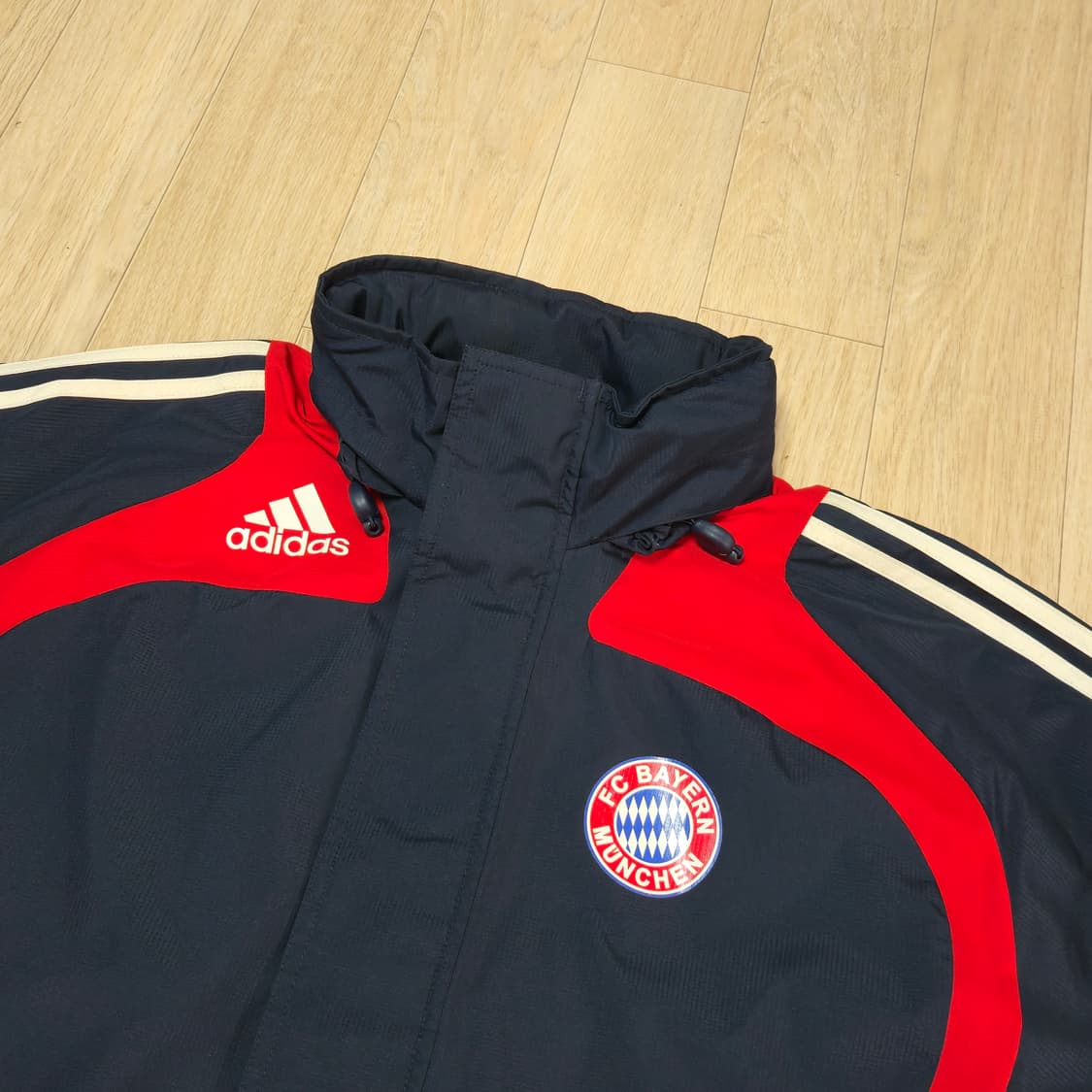 아디다스 바이에른 뮌헨 후드 바람막이 자켓 상품이미지2