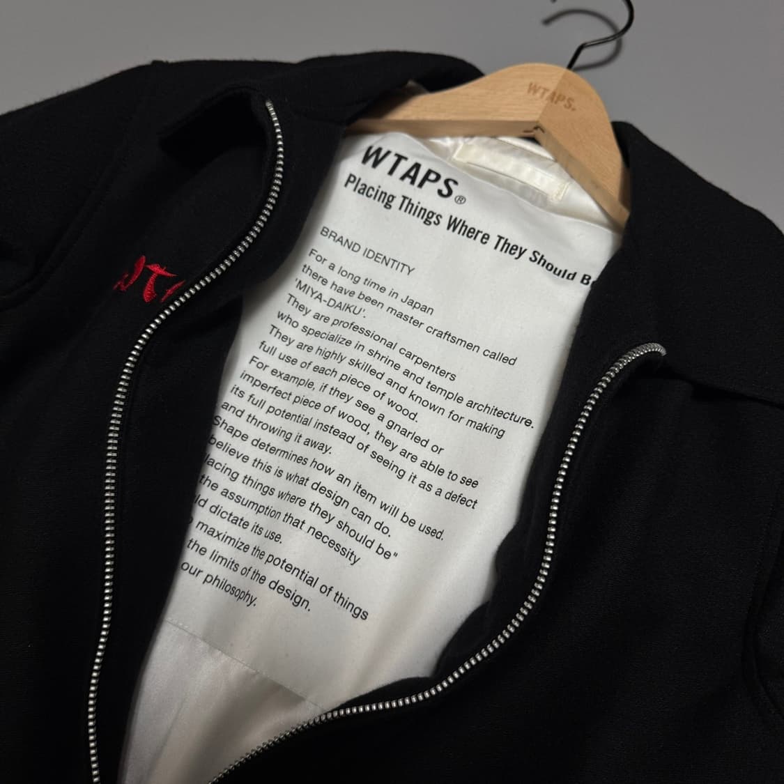 더블탭스(WTAPS) 16fw 블랙컬러 양면 자수로고 울 혼방 투어 자켓 상품이미지3