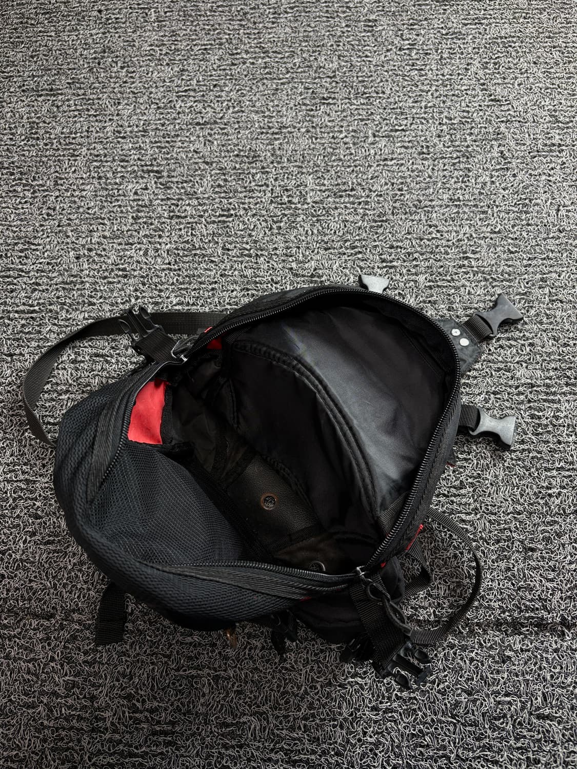 오클리 아이콘 아카이브 테크니컬 백팩 3294 상품이미지5