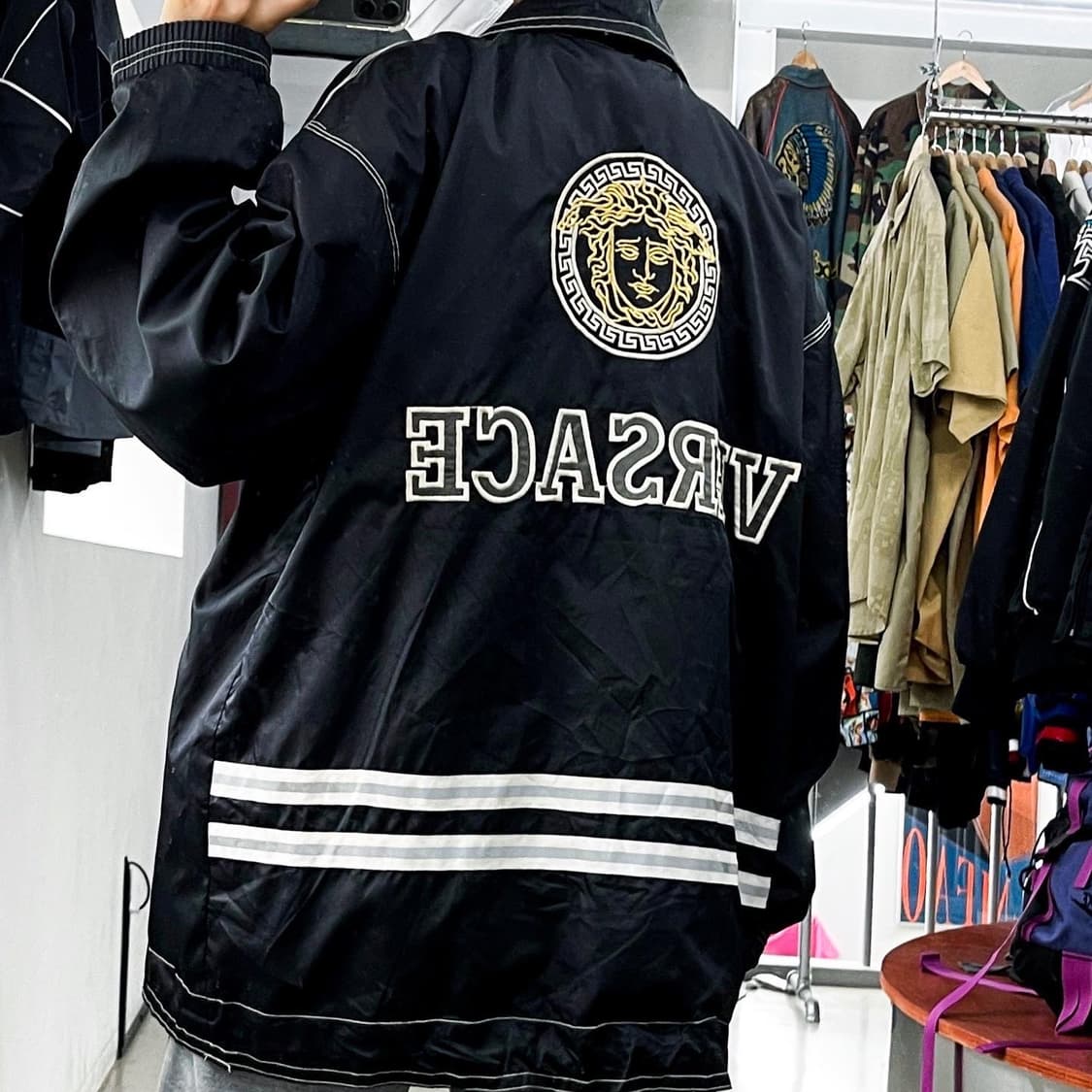 베르사체 클래식 V2 3M 리플렉티브 스카치 메두사자켓 상품이미지2