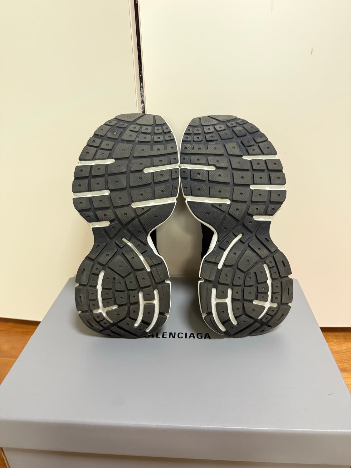 [41] 발렌시아가 3xl 삭스러너 상품이미지8