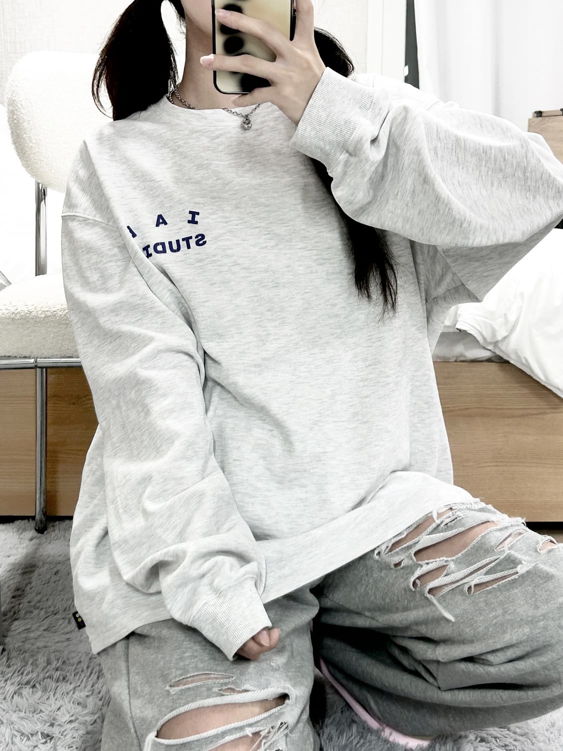 아이앱스튜디오 빅로고 롱슬리브 상품이미지1