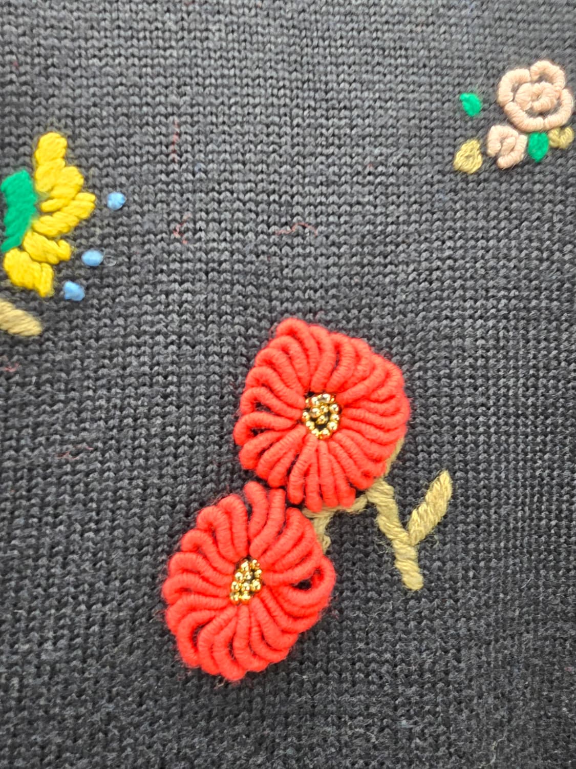 ERESO 블랙  꽃 자수 니트 스웨터 상품이미지7