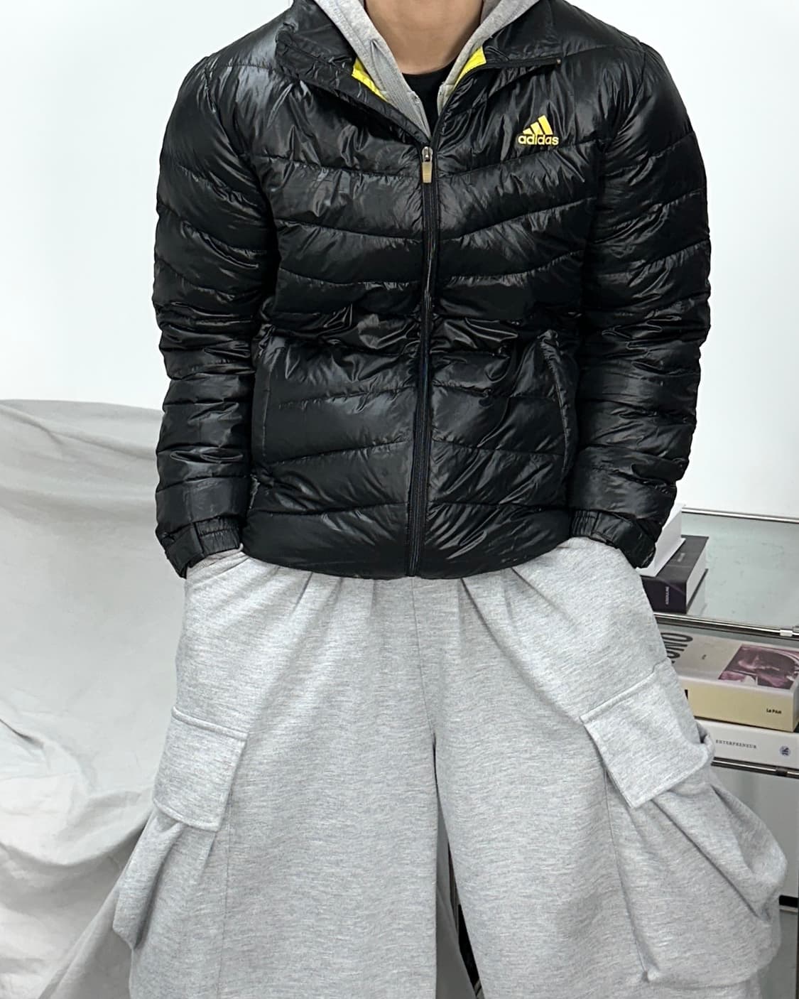 아디다스 유광 블랙 경량패딩 M 상품이미지1