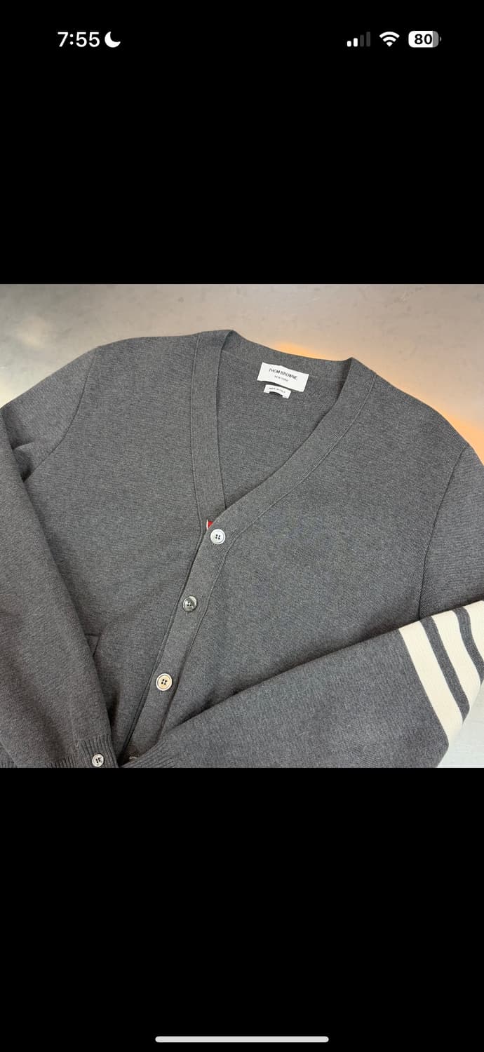 [리오브전포점] 톰브라운 밀라노스티치 사선 완장 자수 가디건 상품이미지3