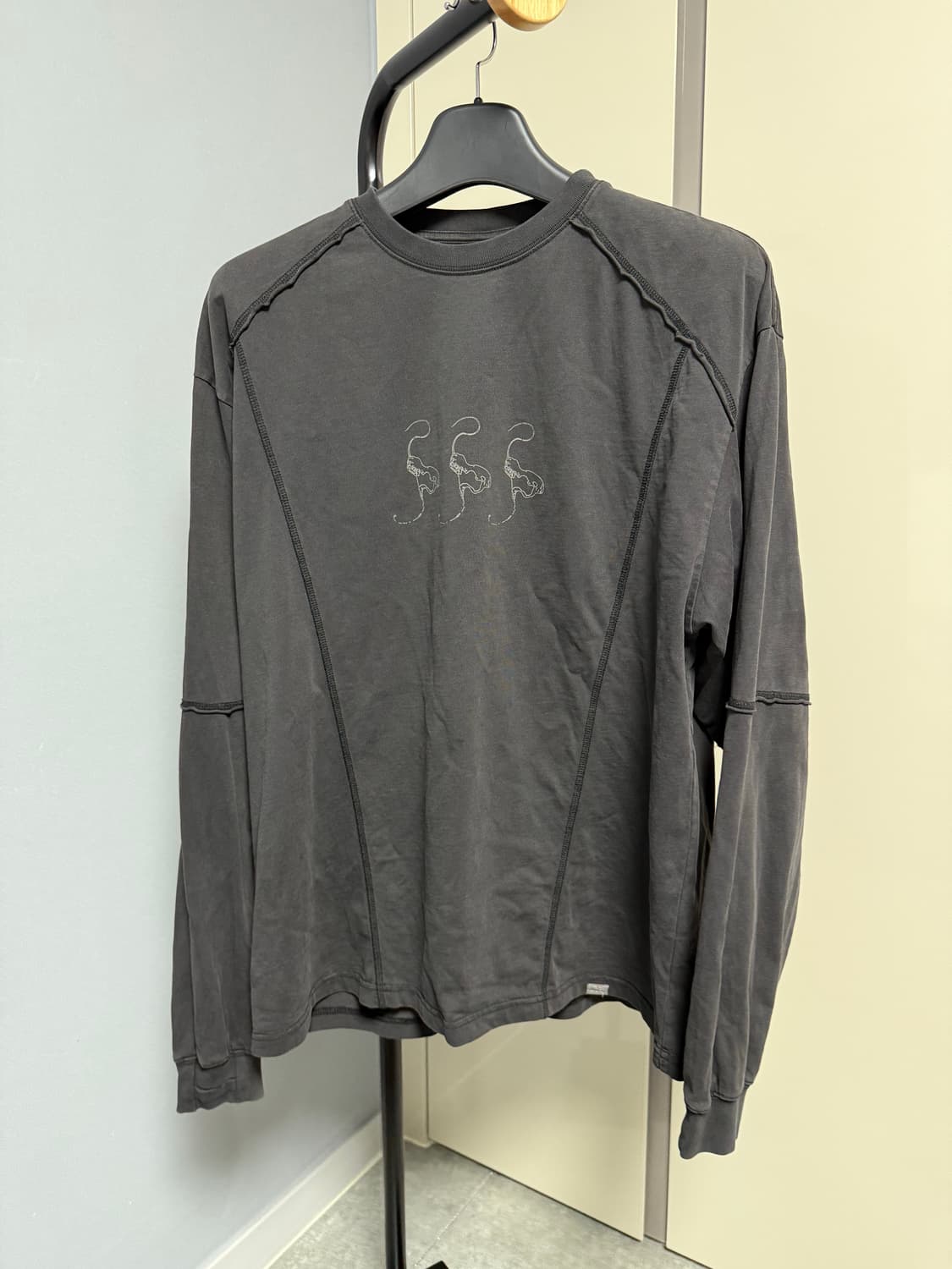 노메뉴얼 SLASH LONG SLEEVE TEE 차콜 [M] 상품이미지2