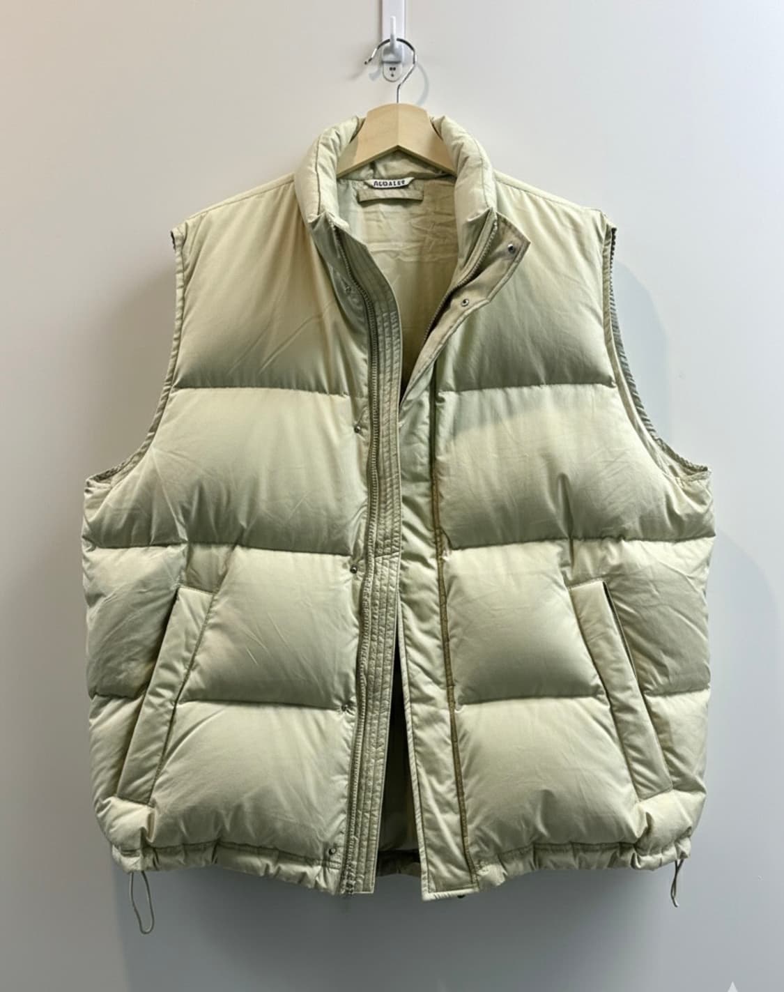오라리 슈퍼 라이트 다운 베스트 (라이트 카키, L) 상품이미지3