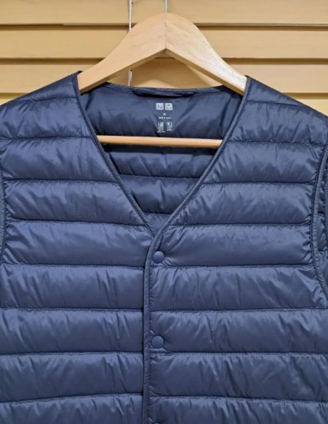 유니클로 남성 라이트다운패딩조끼 M사이즈 상품이미지1