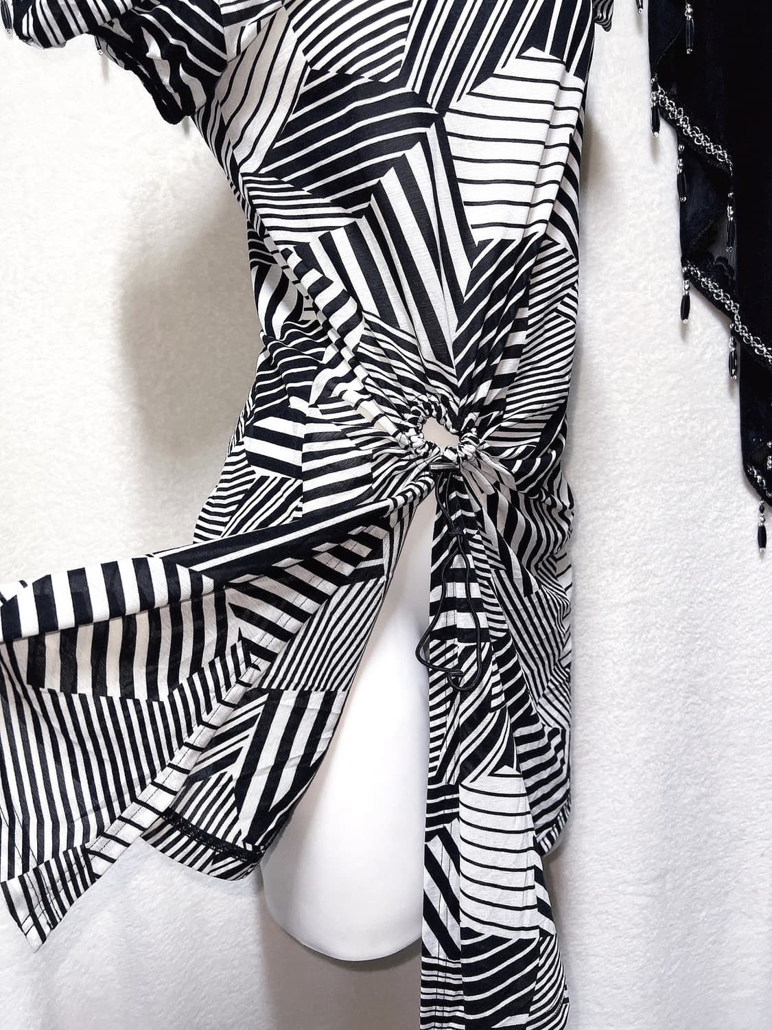 오네갸루 히메 기하학패턴 매듭셔링 퍼프숄더 미니원피스 아게하 헤이세이 상품이미지5