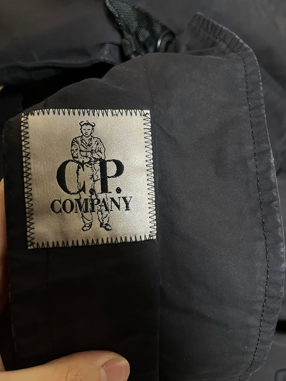 cp컴퍼니 코트 상품이미지6