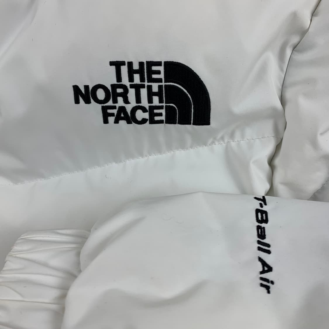 노스페이스 티볼 아스펜 에어 패딩 자켓 화이트 상품이미지4