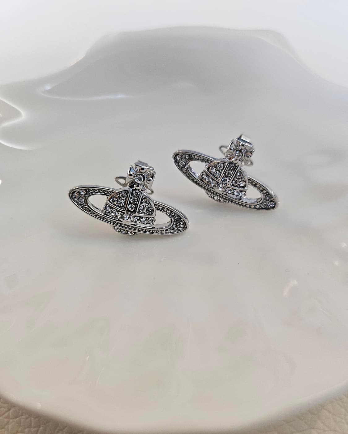 비비안웨스트우드 업사이클링 큐빅  귀걸이 상품이미지2