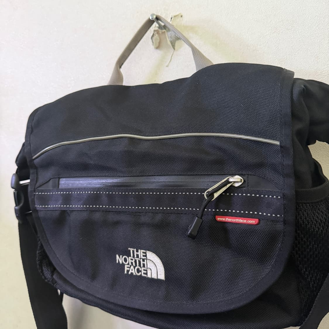 노스페이스 3m 리플렉티브 스카치 크로스백 블랙 상품이미지2