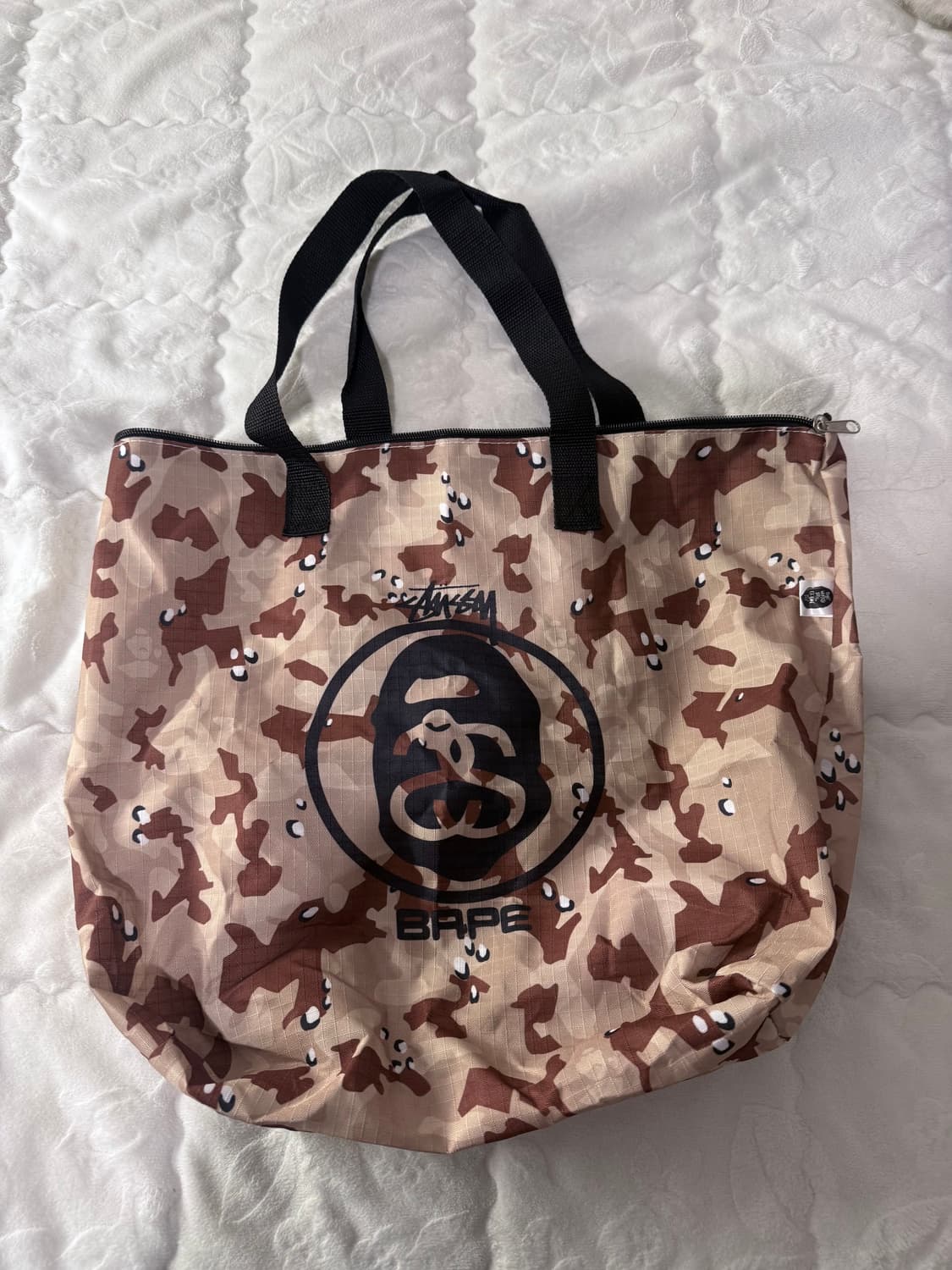 베이프 x 스투시 카모 토트백 상품이미지1