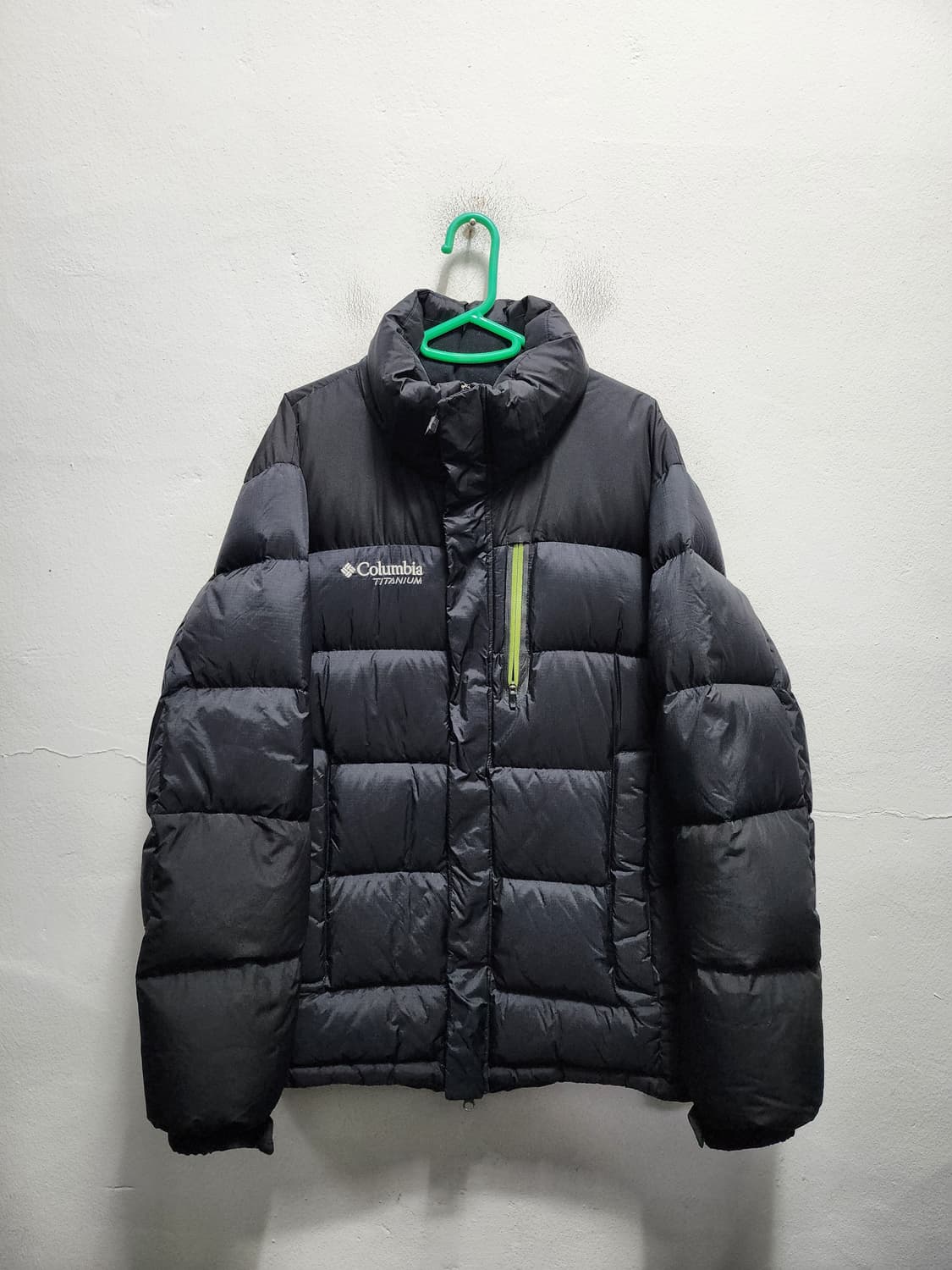 컬럼비아 센터로고 티타늄 구스다운 패딩 상품이미지2
