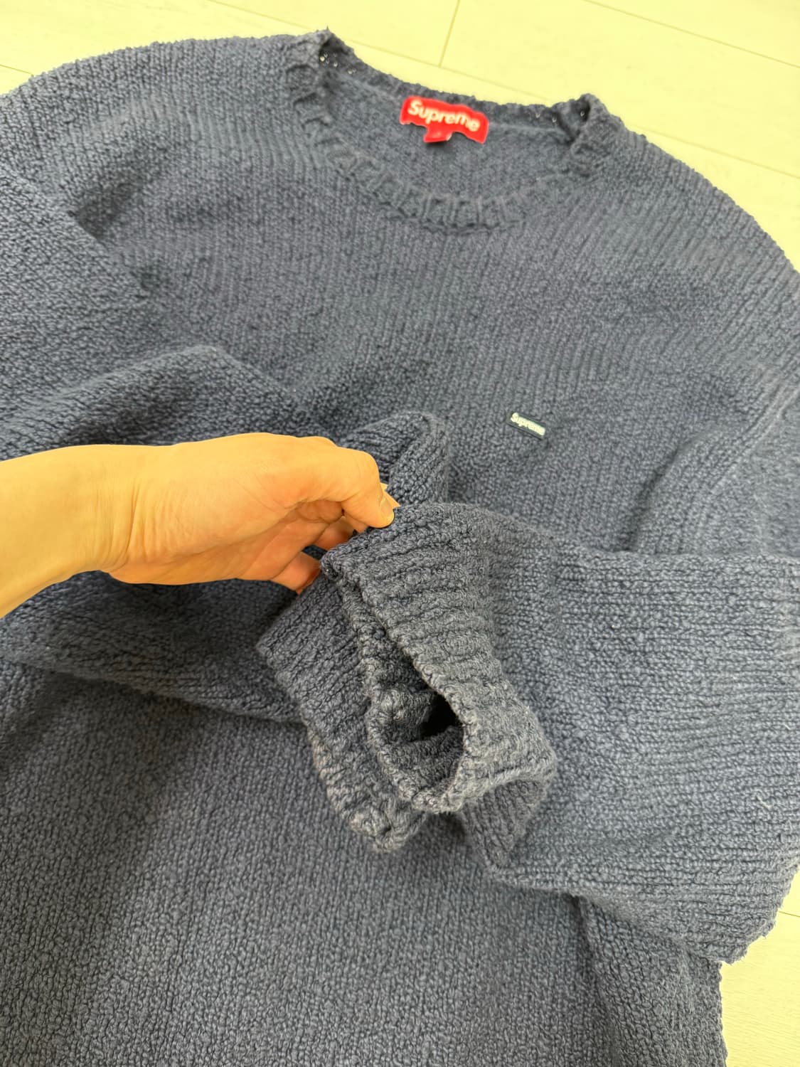 슈프림 부클 니트 네이비 L 사이즈   상태 9.0/10  하자 오염 없 상품이미지2