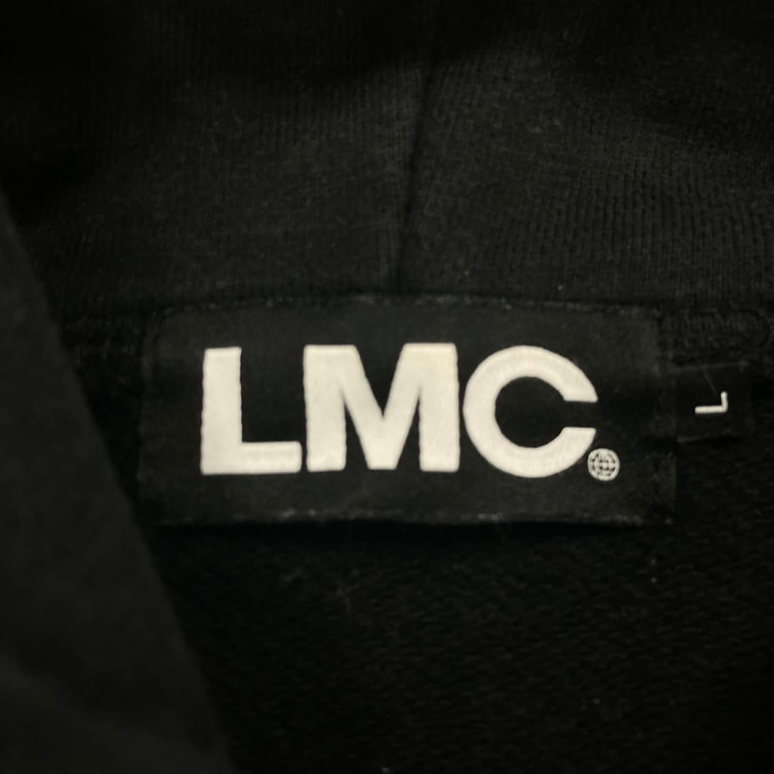 LMC 블랙 컬러 스펠아웃 후드티 상품이미지4