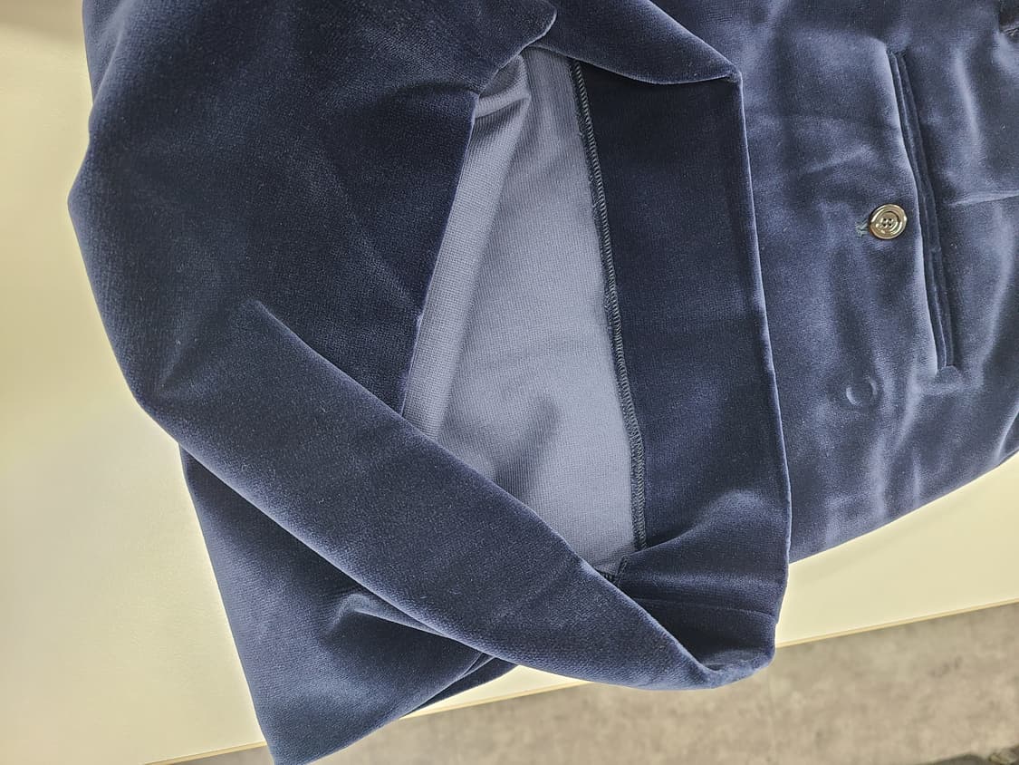 구찌 벨벳 남성 반바지 사이즈48 상품이미지3