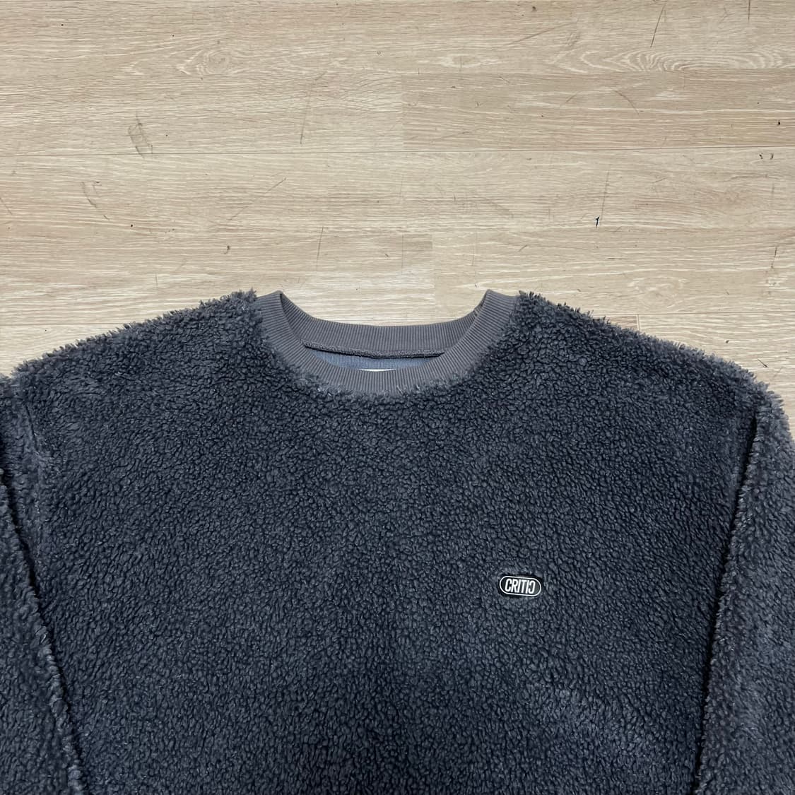 크리틱 남여공용 와펜 웜업 뽀글이 맨투맨 티셔츠 [차콜] XL/105 상품이미지2