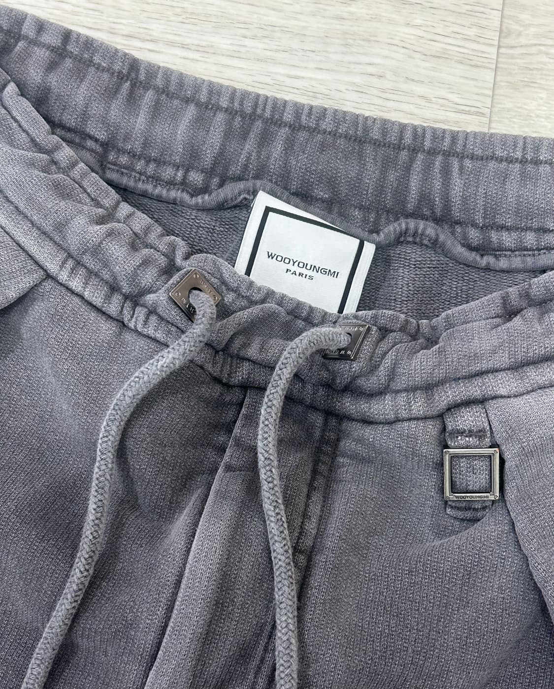 우영미 다크 그레이 원턱 코튼 쇼츠 상품이미지1