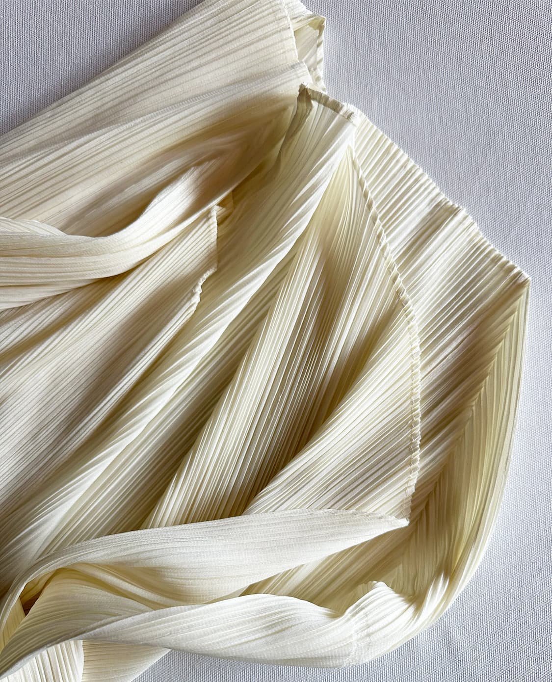 PLEATS PLEASE yellow cardigan 상품이미지9