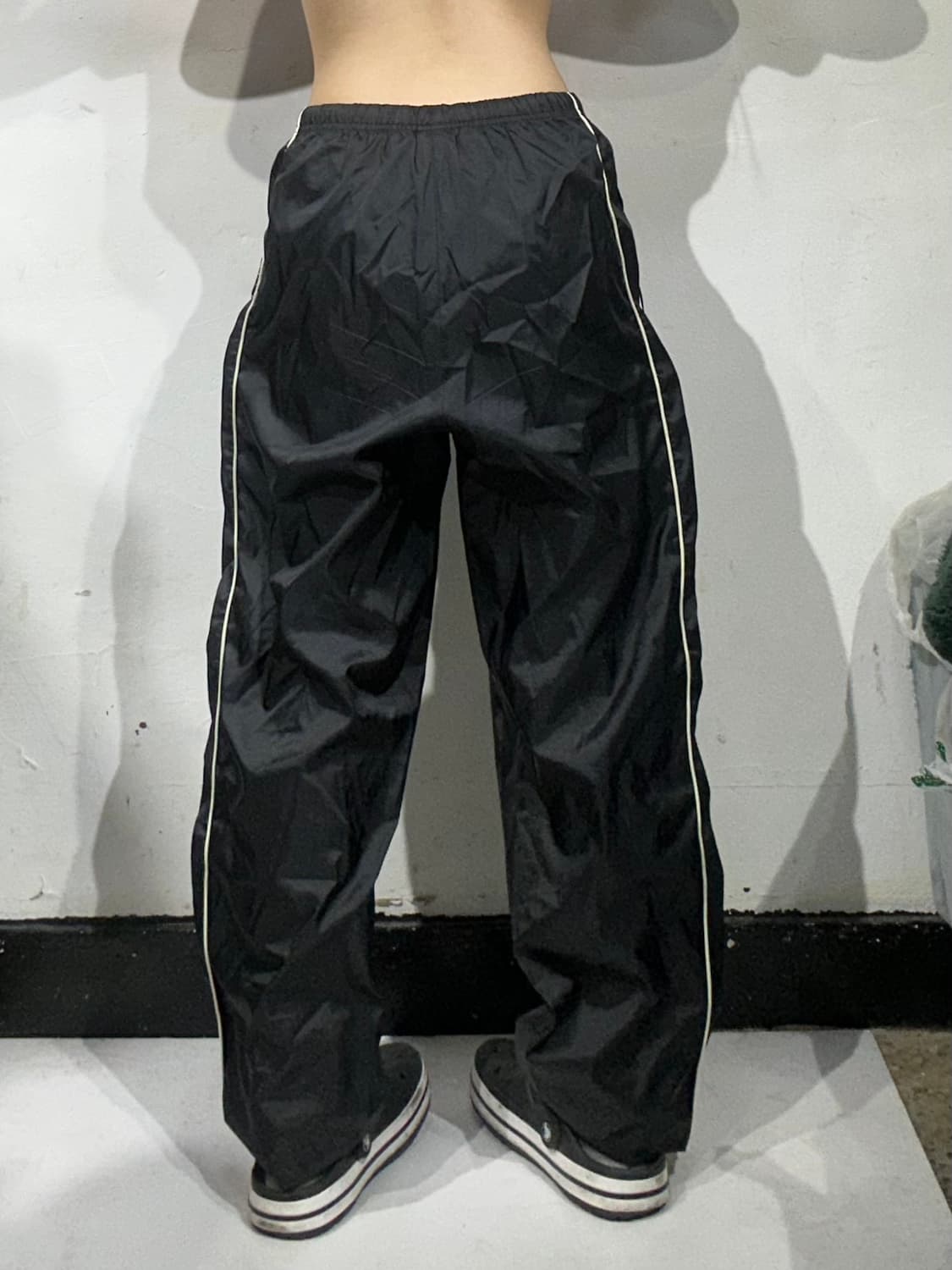 00s 나이키 블랙 화이트 사이드 라인 와이드 트랙 팬츠 M 상품이미지3