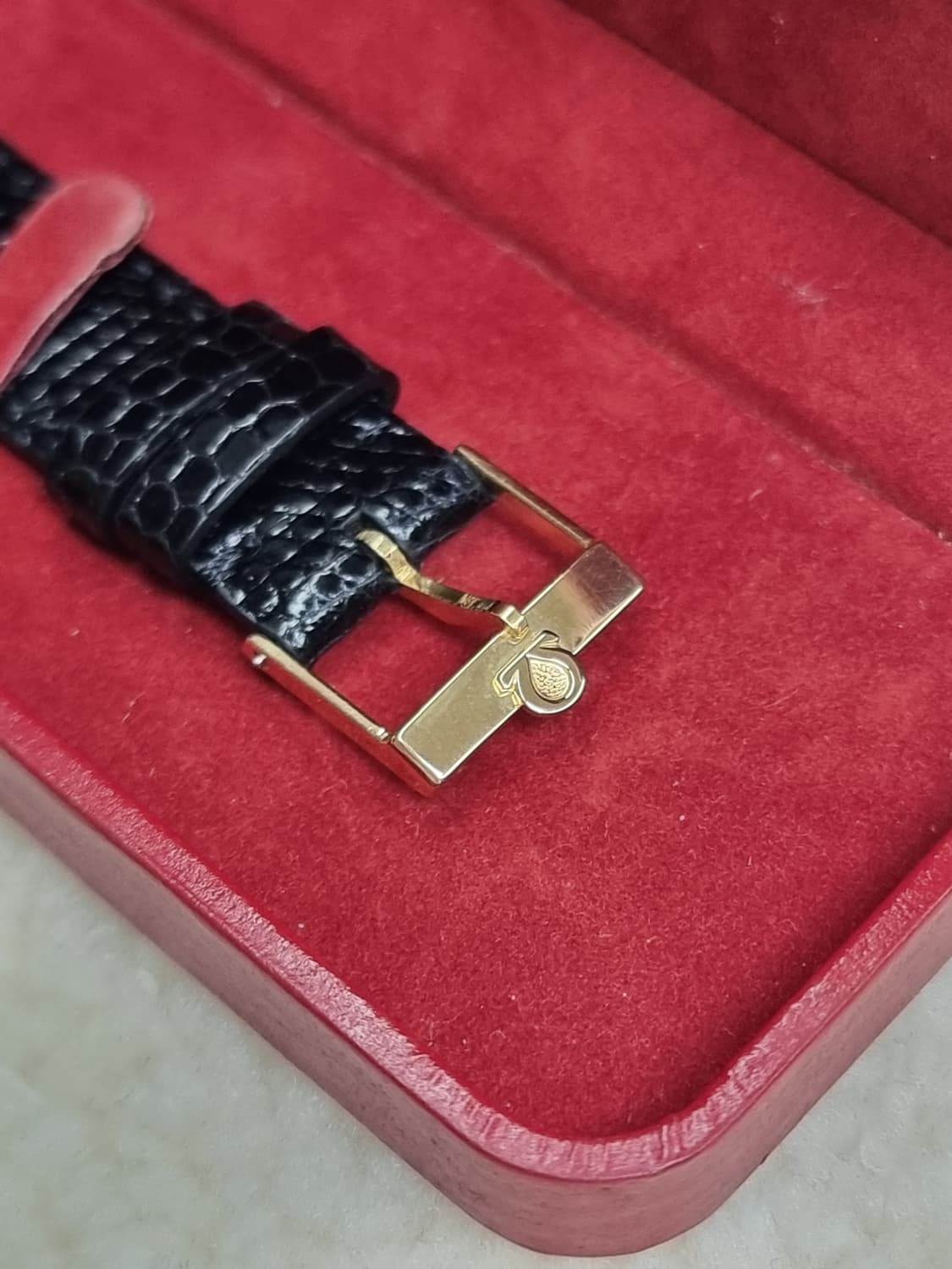 오메가 드빌 탱크 블랙 다이얼 쿼츠 남여공용 시계 상품이미지4