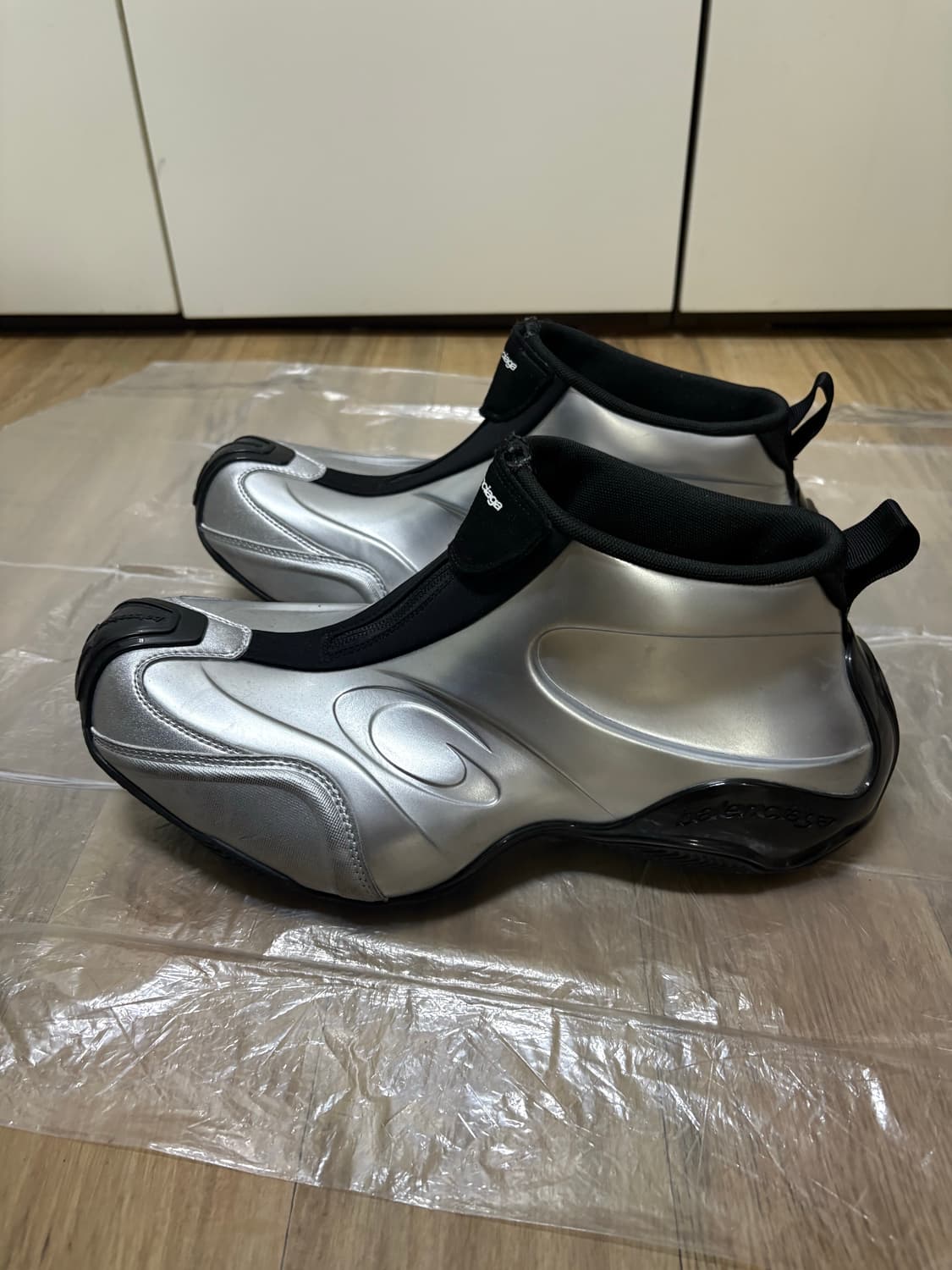 [41=260] 발렌시아가 바스켓볼 슈즈 팝니다 상품이미지3