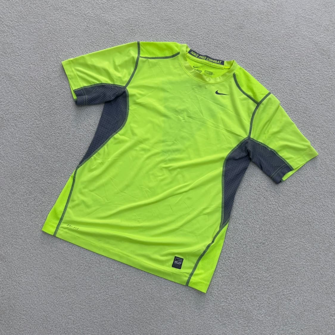 L 나이키 드라이핏 반팔 티셔츠 0409E 상품이미지1