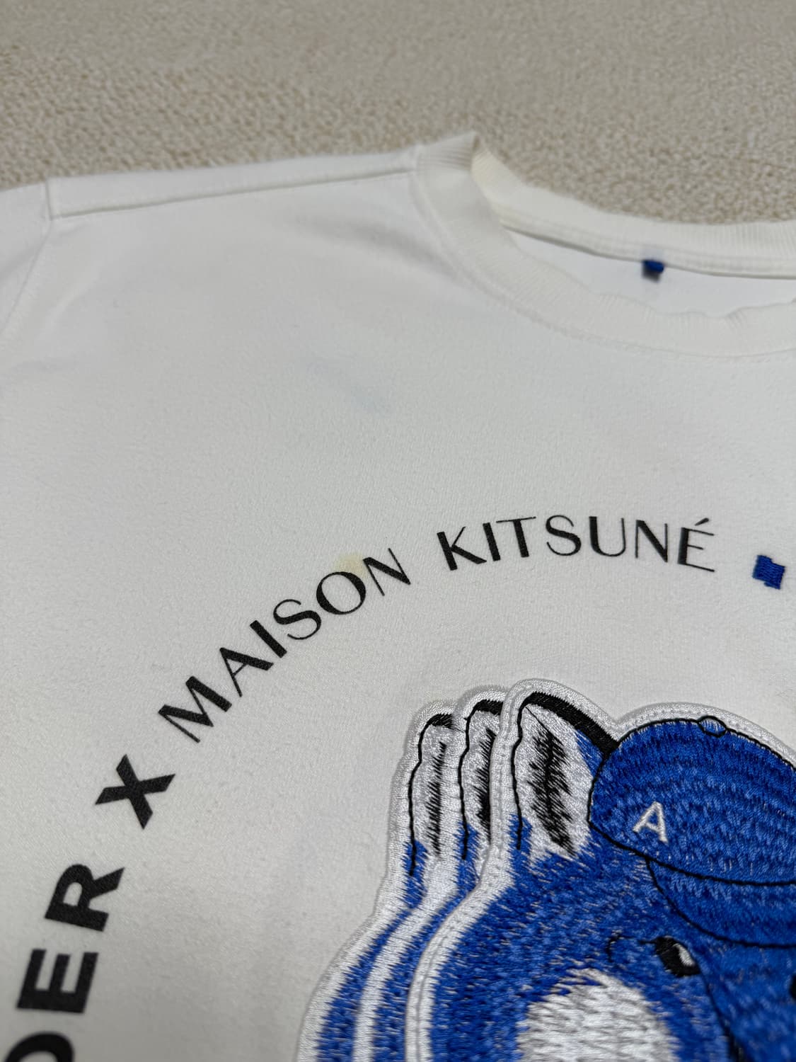 아더에러 X 메종키츠네 트리플 폭스 헤드 스웨트 셔츠 상품이미지4