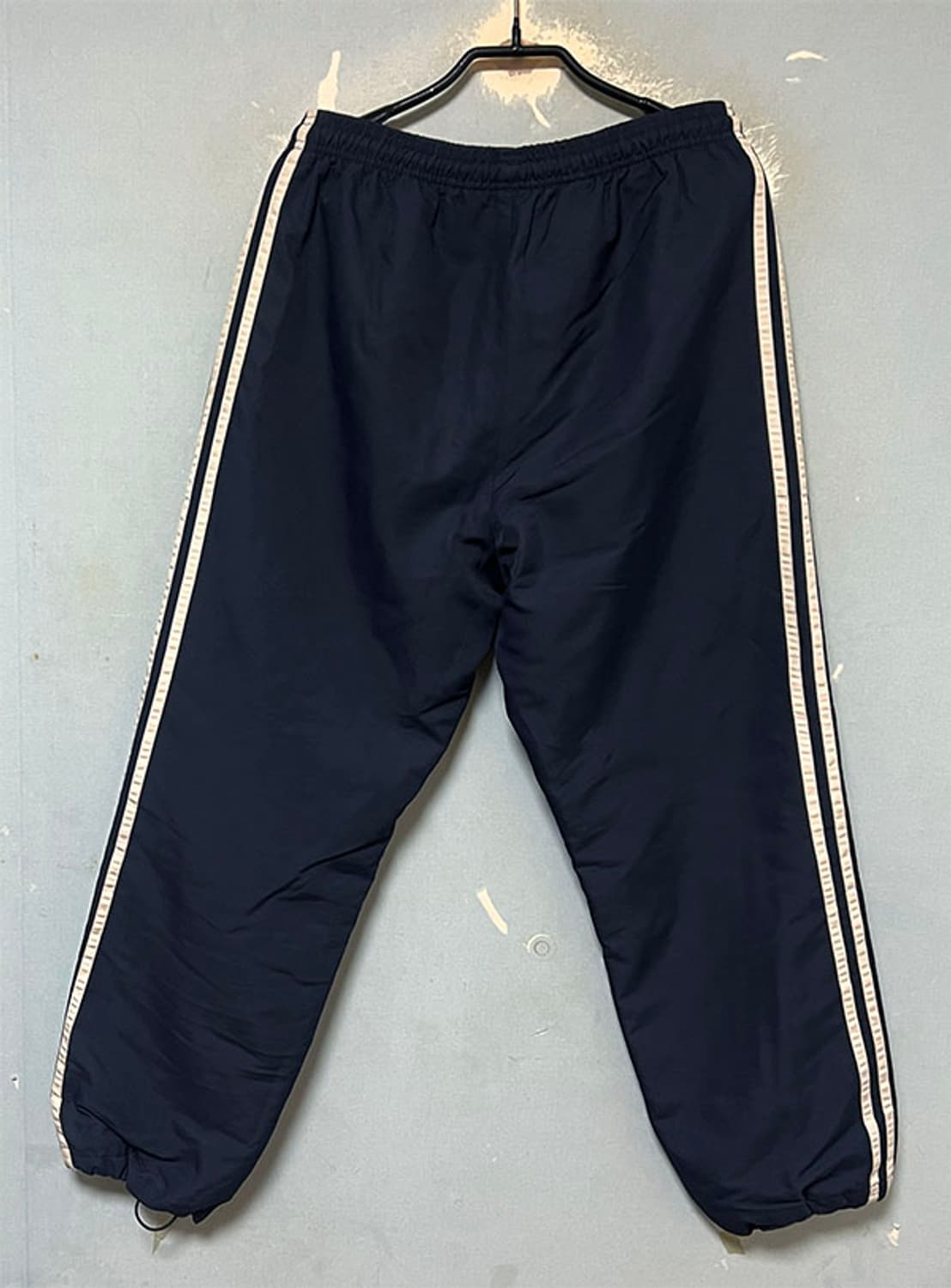 아디다스 남자 누빔패딩 트랙팬츠 겨울 올드스쿨룩 30-32 상품이미지2