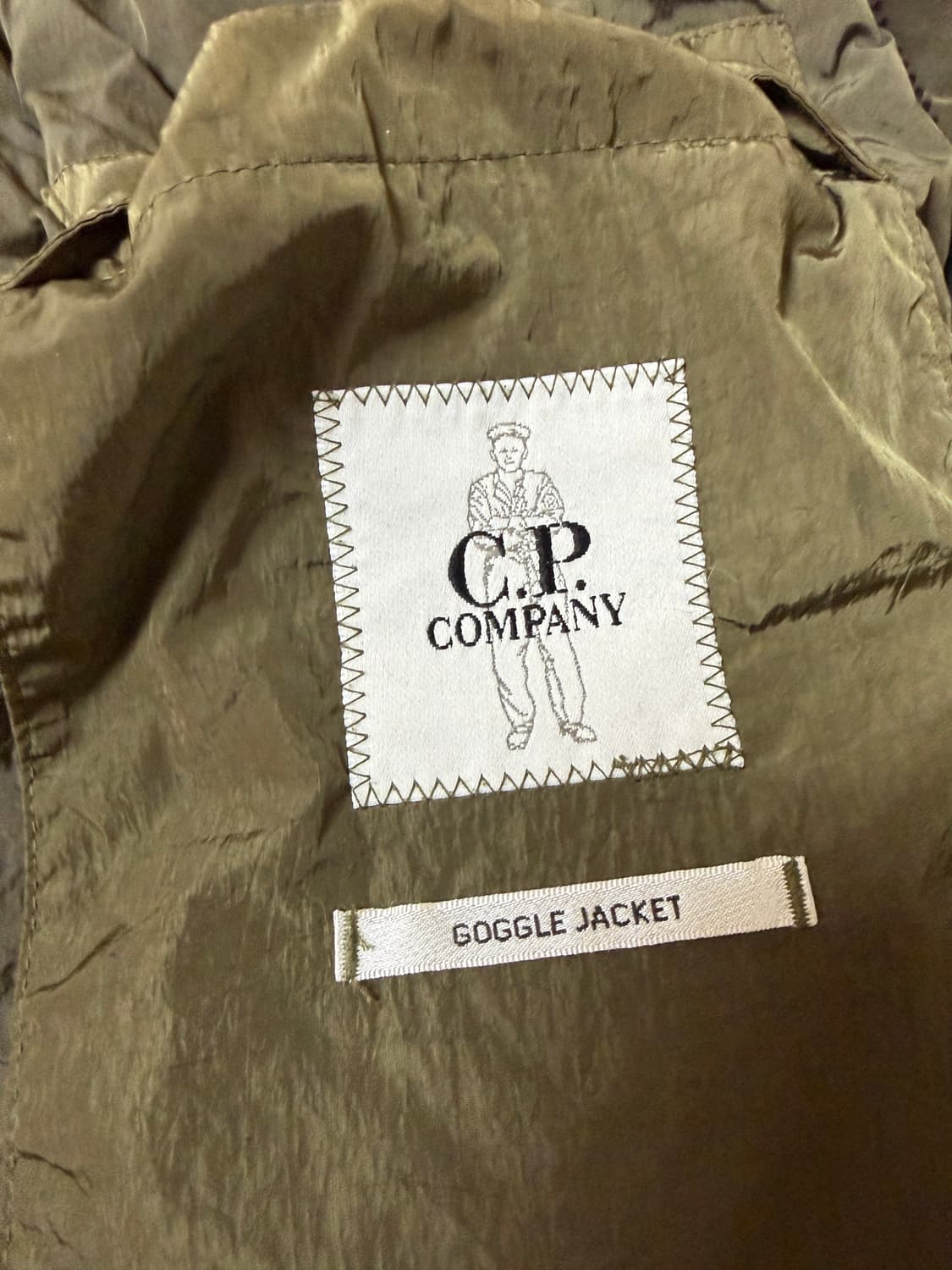 cp컴퍼니 에코 크롬-r 고글 패딩 24fw 상품이미지4