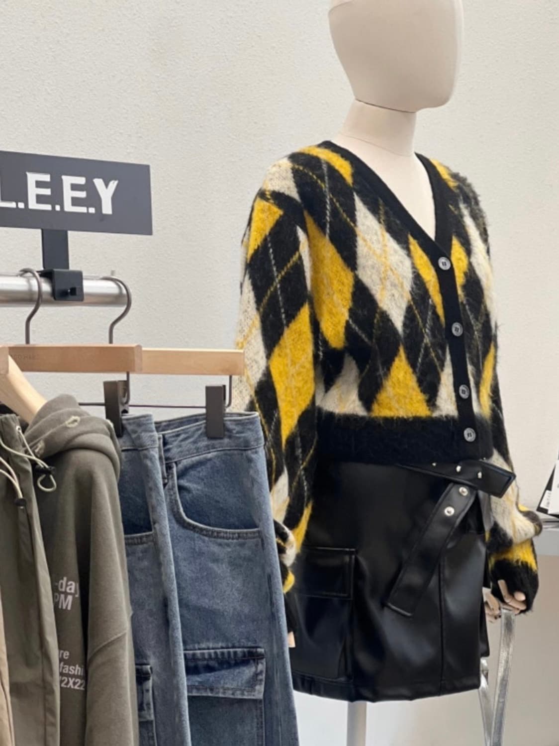 (무료배송) leey 아가일 세미 크롭 가디건 상품이미지8