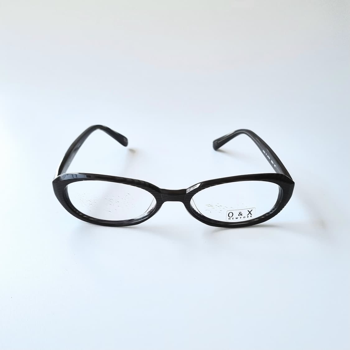 데드스탁 세련미와 디테일의 완성 O&X 뉴욕 스트라이프 안경테 상품이미지3