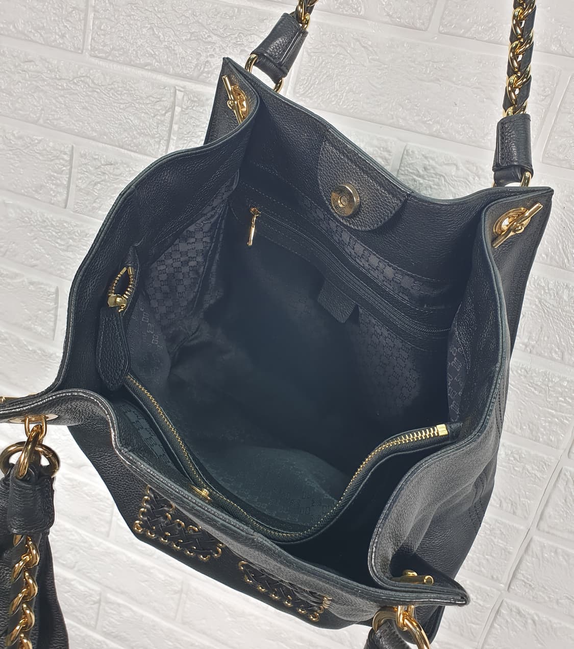 닥스 DD 스터드 로고 소가죽 숄더백 상품이미지7