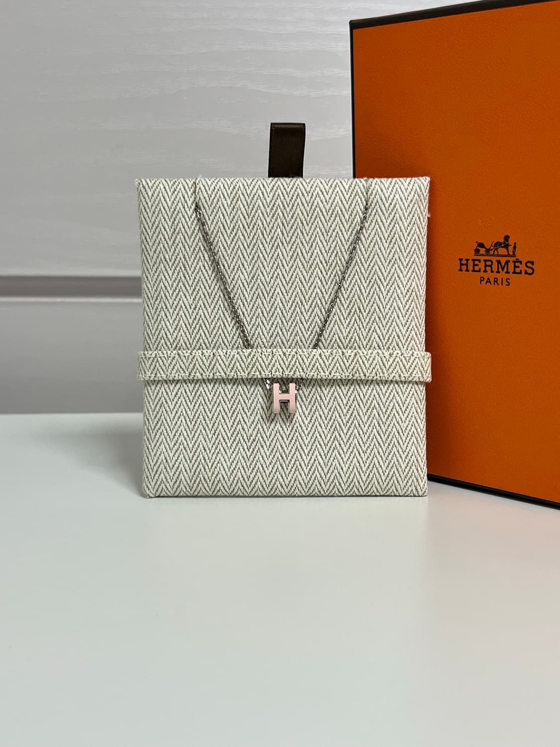 [정품] 새상품급 / 에르메스 팝아슈 미니 목걸이 핑크 상품이미지1