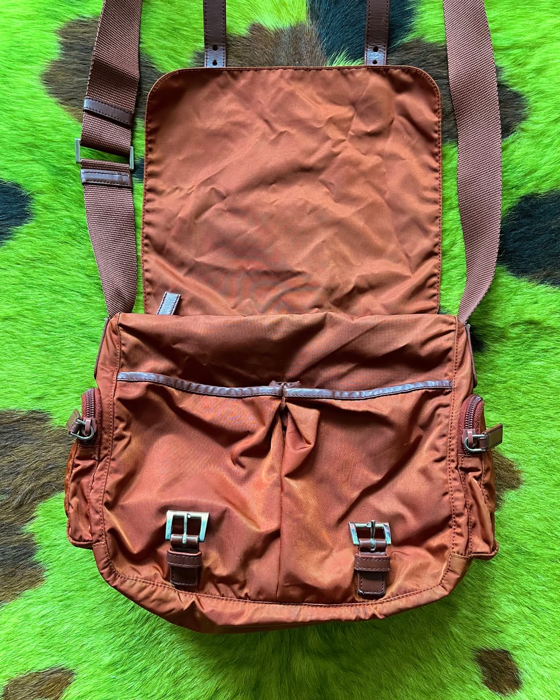 2000s Prada Sports Nylon Messenger Bag 상품이미지8