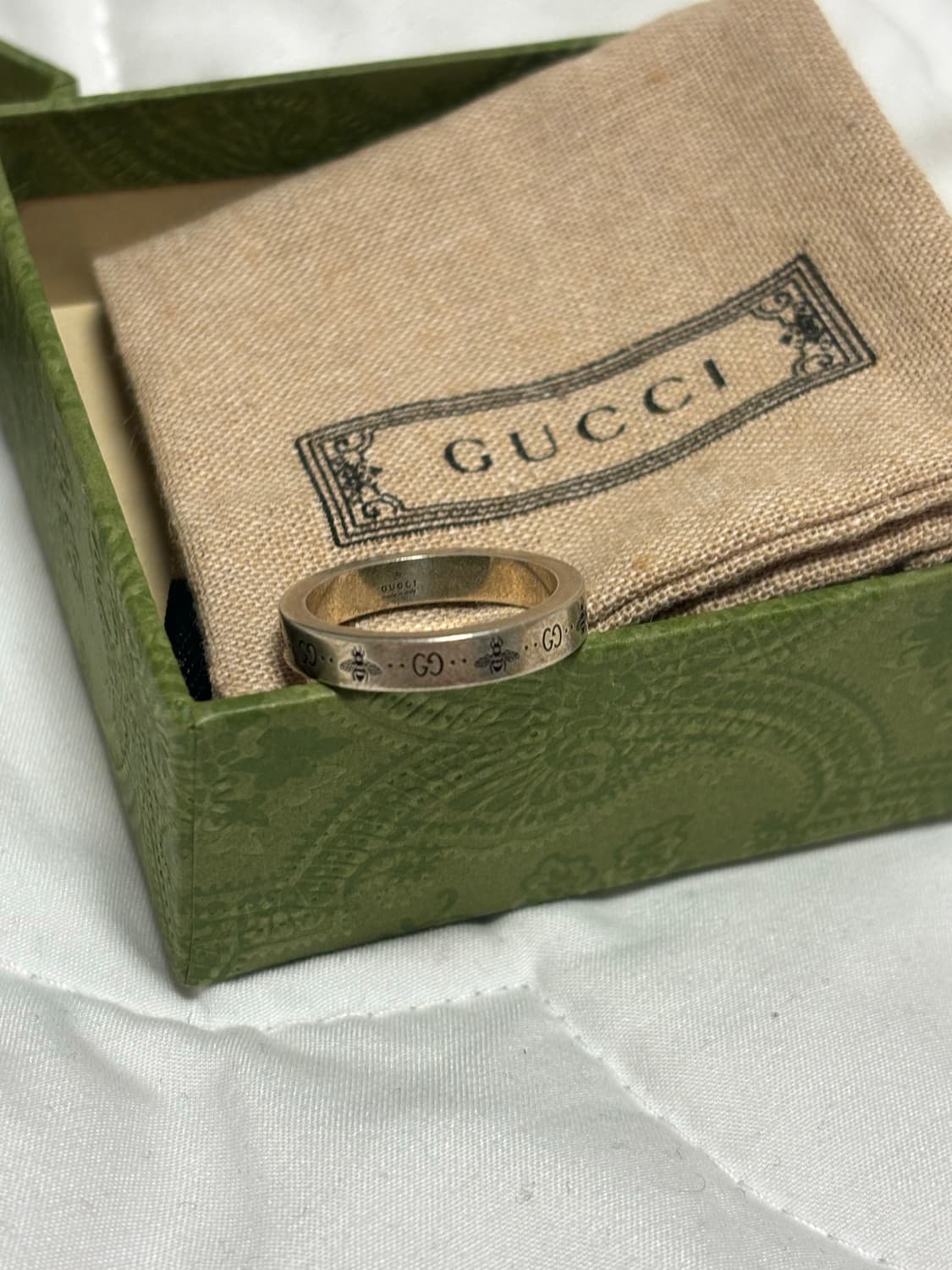 구찌 GG인그레이빙 꿀벌 반지 4mm 22호 상품이미지1