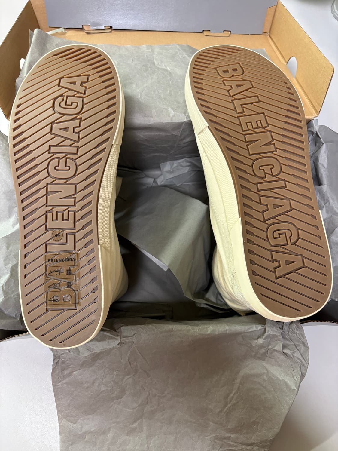 발렌시아가 파리 스니커즈 하이탑 E44 상품이미지3