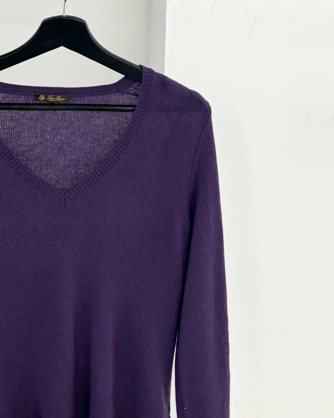 로로피아나 퍼플 캐시미어 브이넥 니트 스웨터  상품이미지4